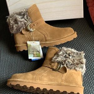 Brand New BearPaw Brown Boots.